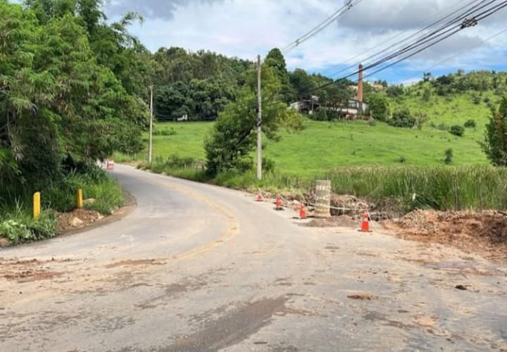 Rua Nica Preta está completamente interditada